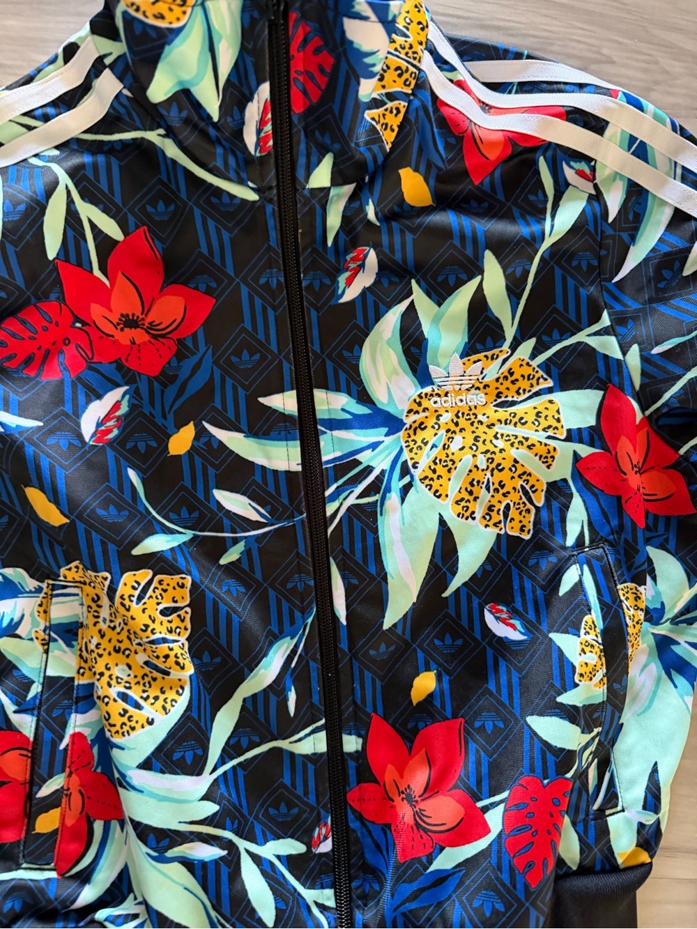 Adidas floral track suit size top small bottom xsmall - Picture 4 of 9